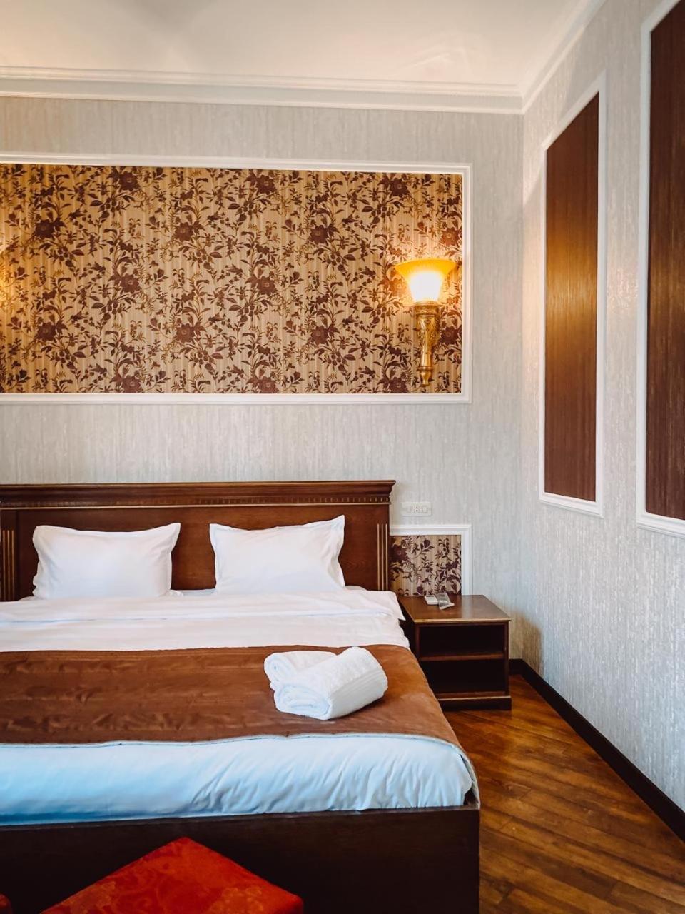 Royal Renaissance Hotel Yerevan Ngoại thất bức ảnh