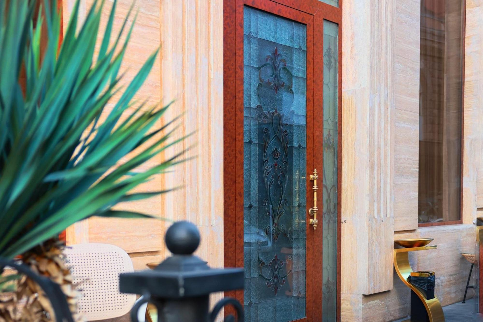 Royal Renaissance Hotel Yerevan Ngoại thất bức ảnh