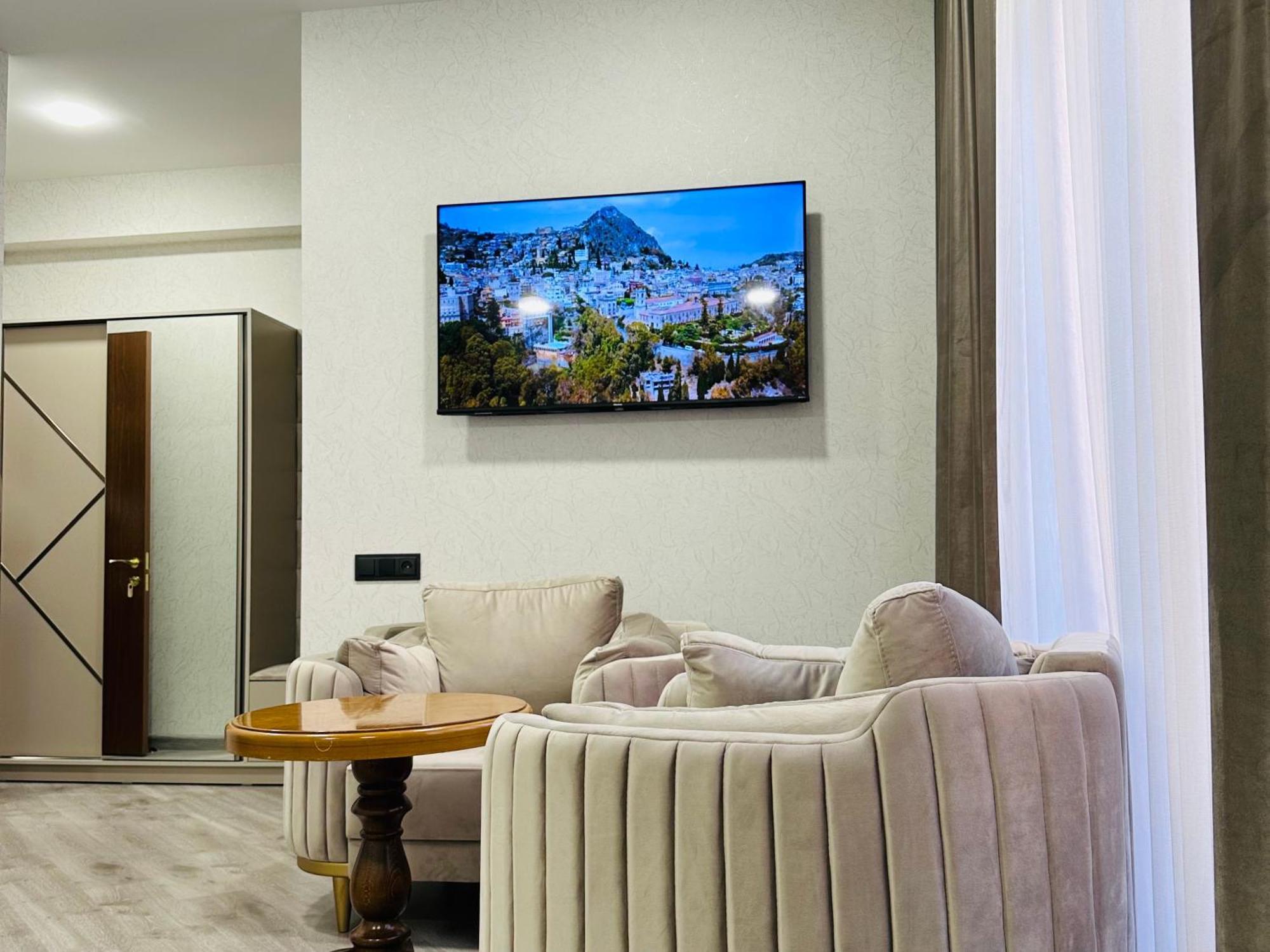 Royal Renaissance Hotel Yerevan Ngoại thất bức ảnh