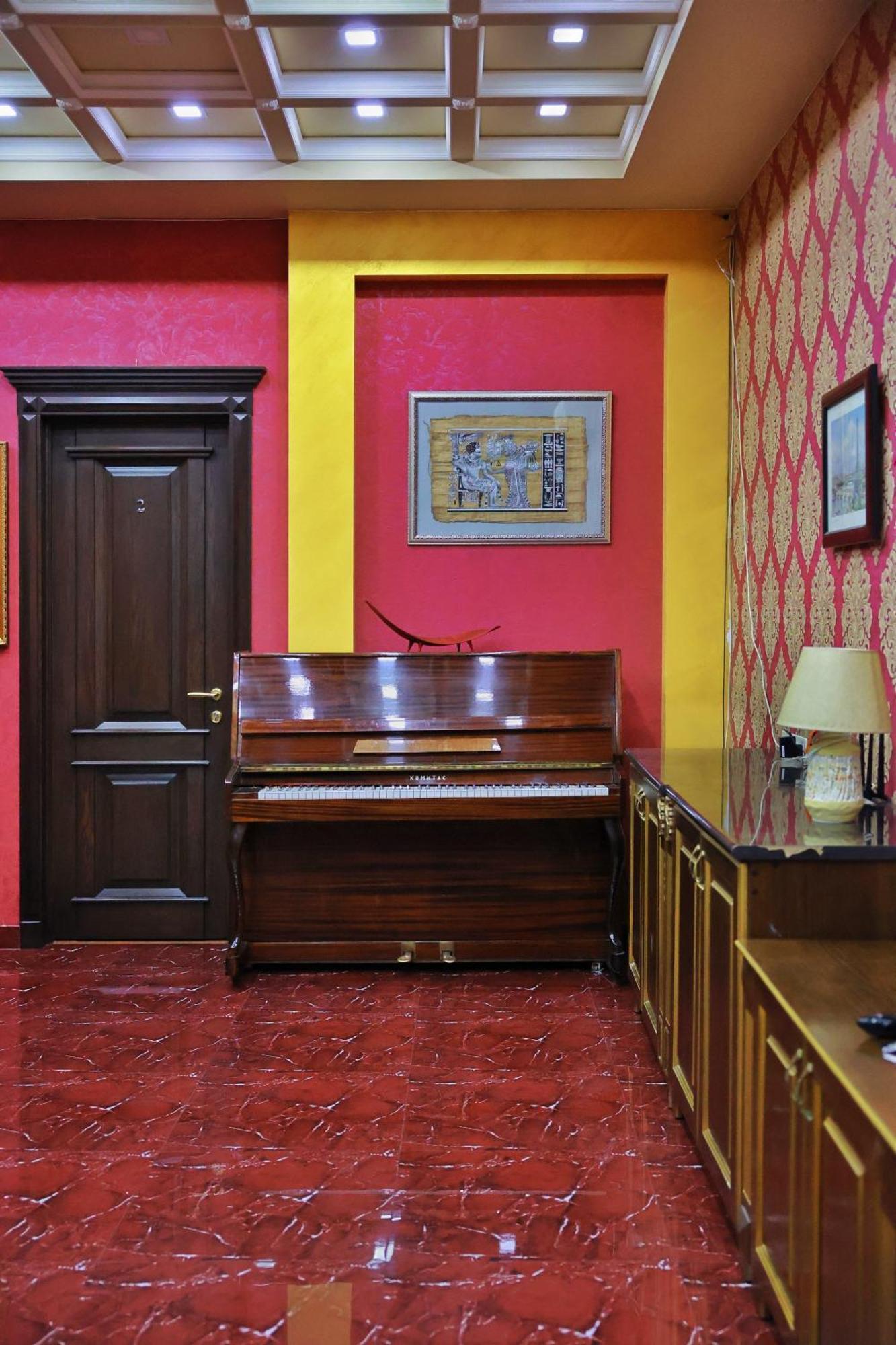 Royal Renaissance Hotel Yerevan Ngoại thất bức ảnh