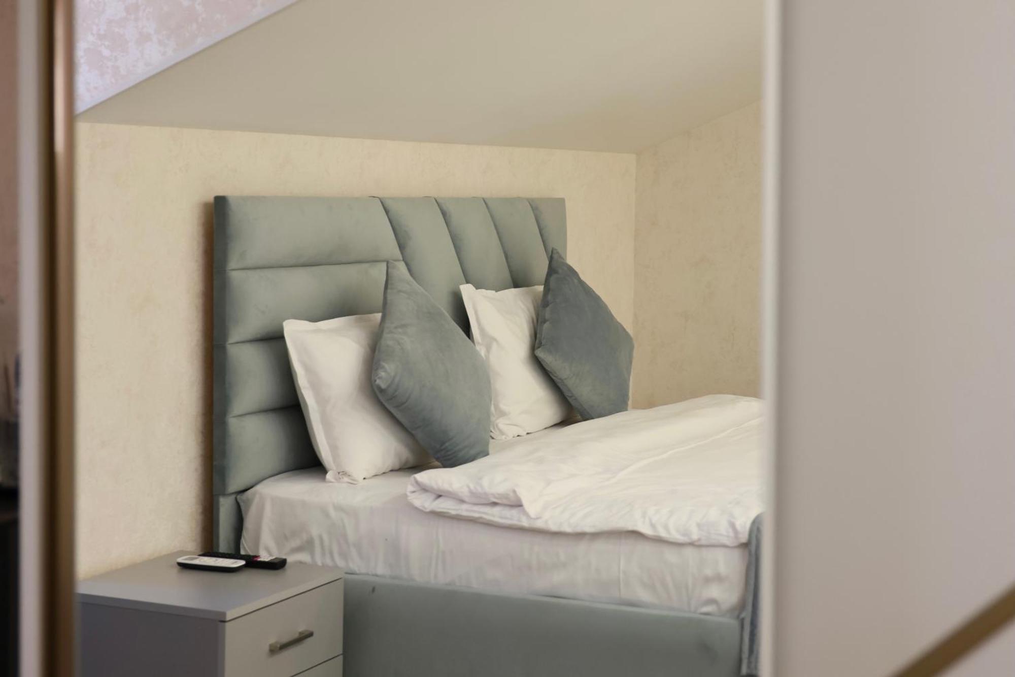 Royal Renaissance Hotel Yerevan Phòng bức ảnh