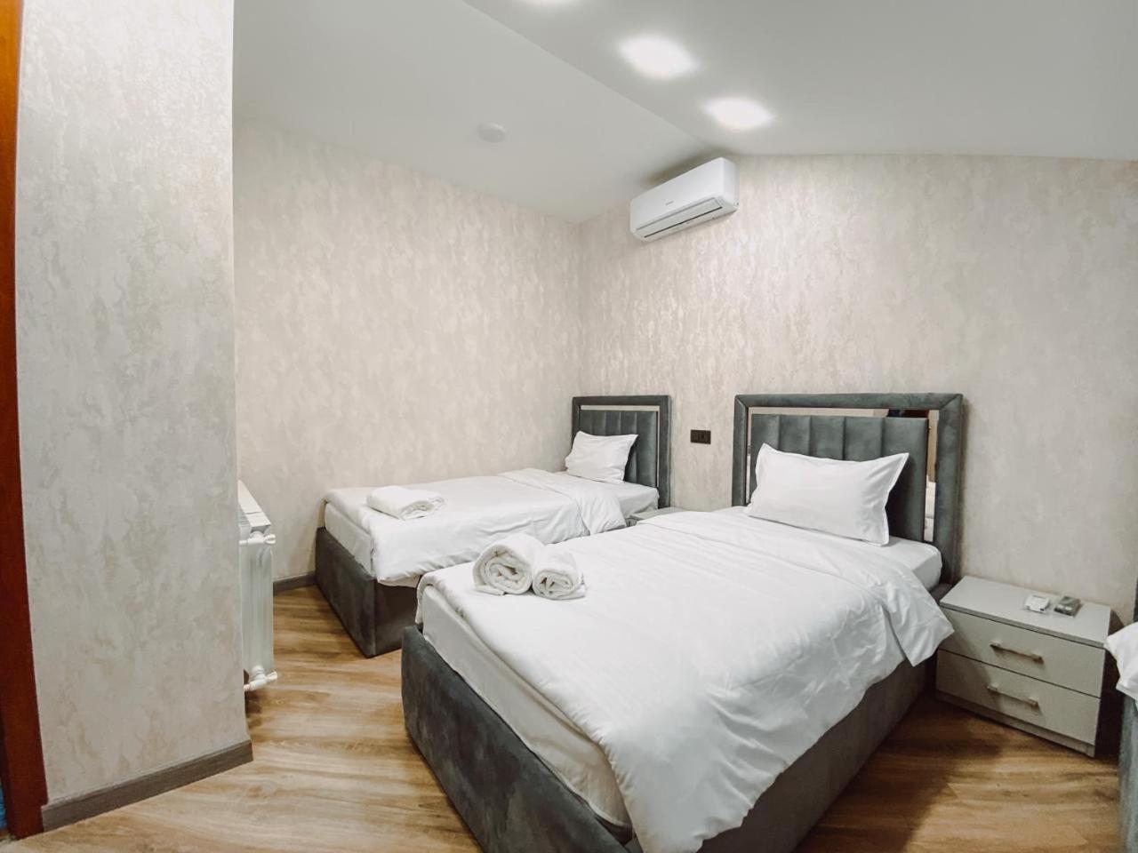 Royal Renaissance Hotel Yerevan Phòng bức ảnh