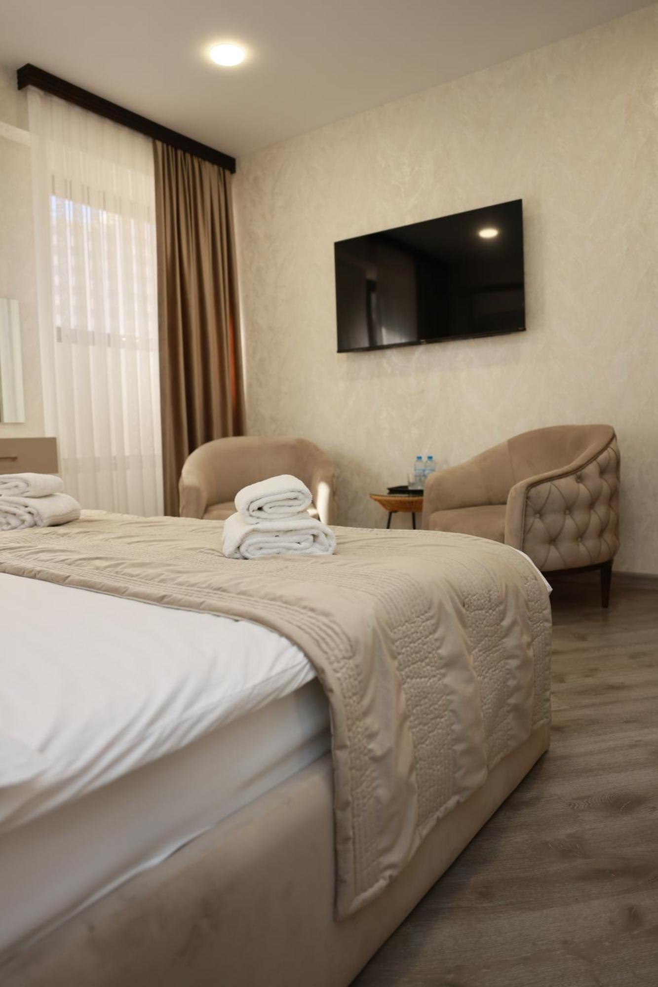 Royal Renaissance Hotel Yerevan Phòng bức ảnh