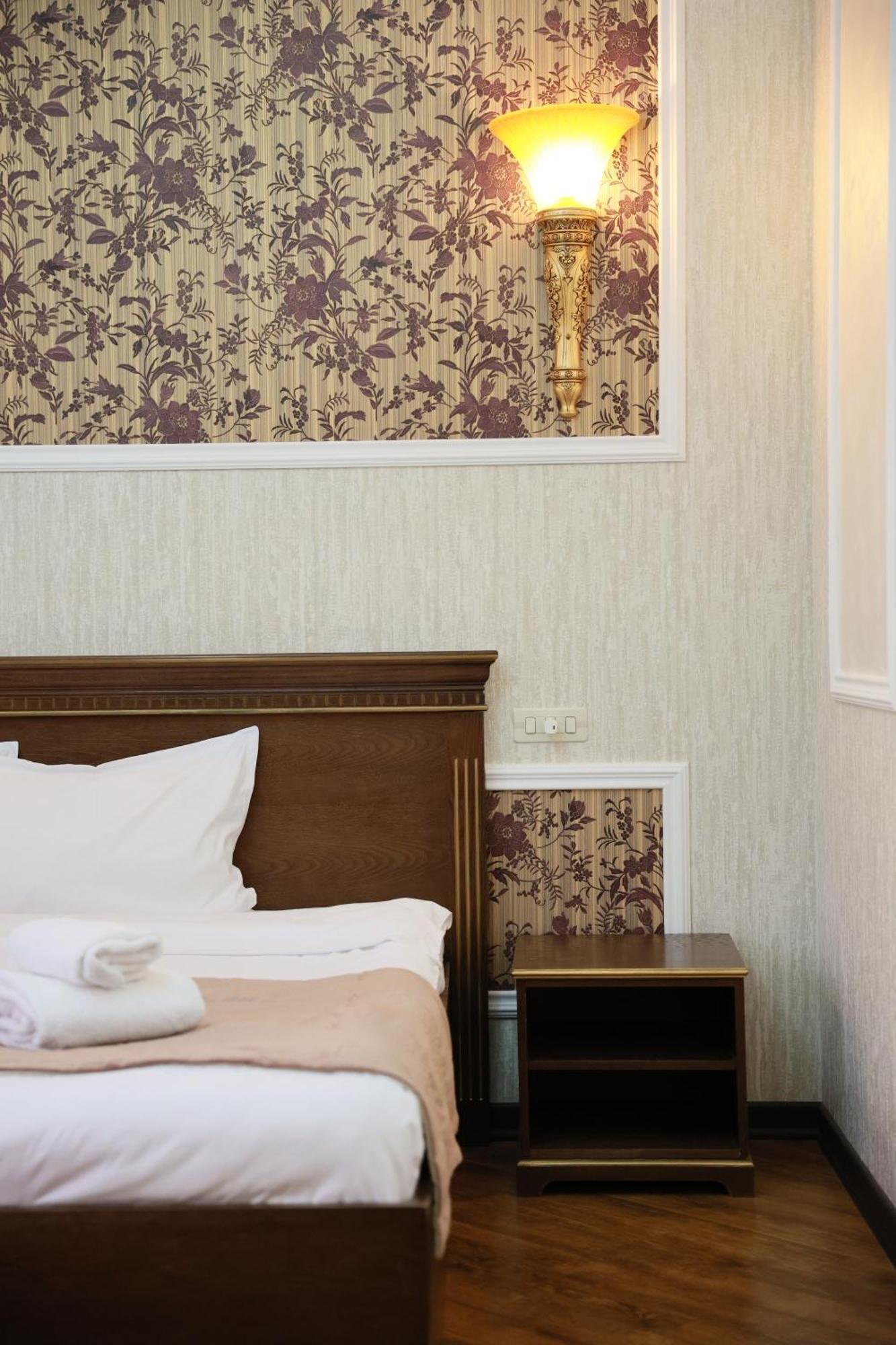 Royal Renaissance Hotel Yerevan Phòng bức ảnh