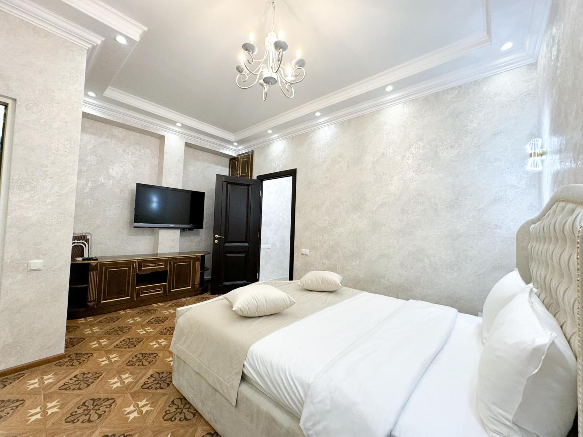 Royal Renaissance Hotel Yerevan Ngoại thất bức ảnh