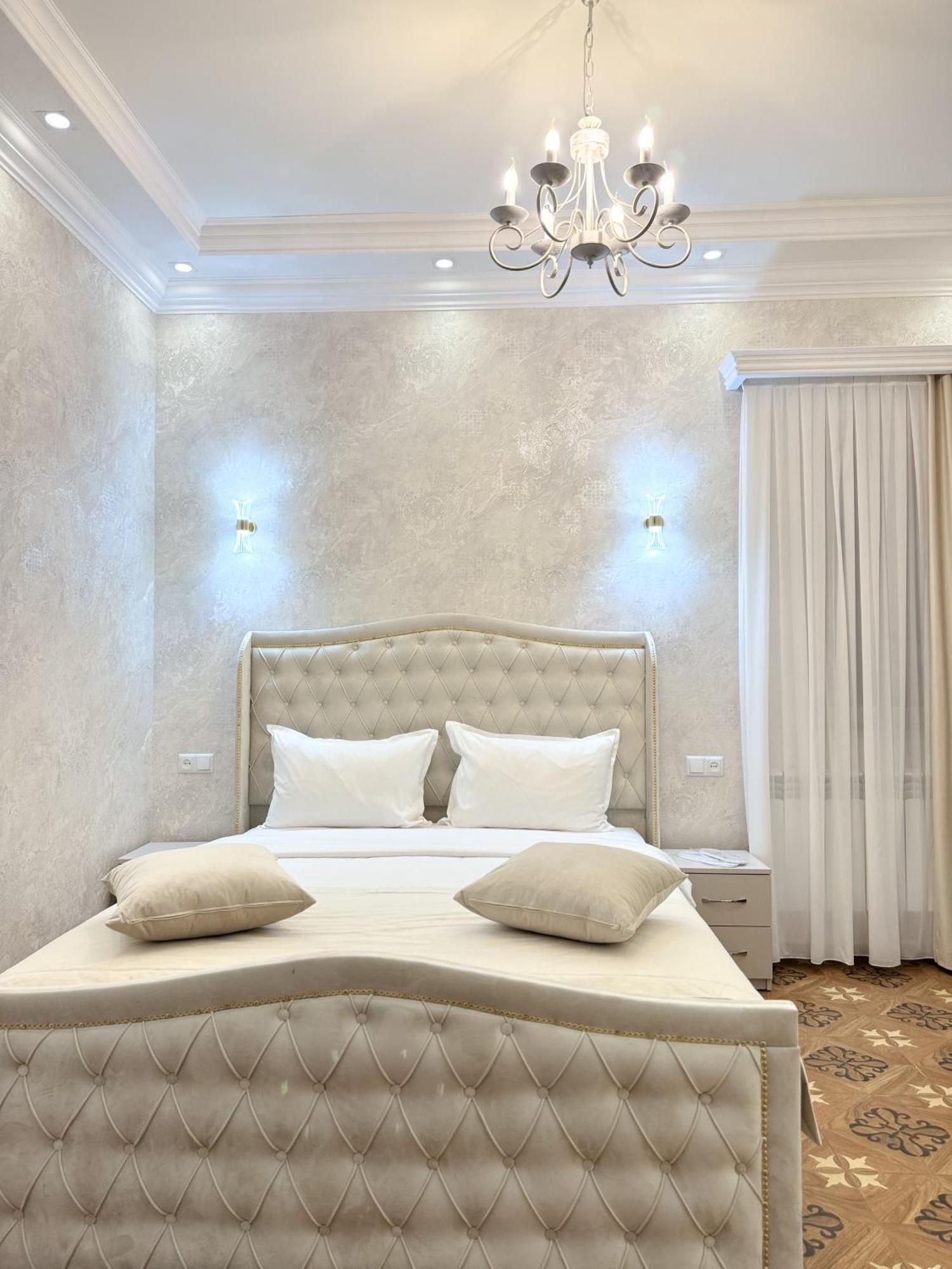 Royal Renaissance Hotel Yerevan Ngoại thất bức ảnh