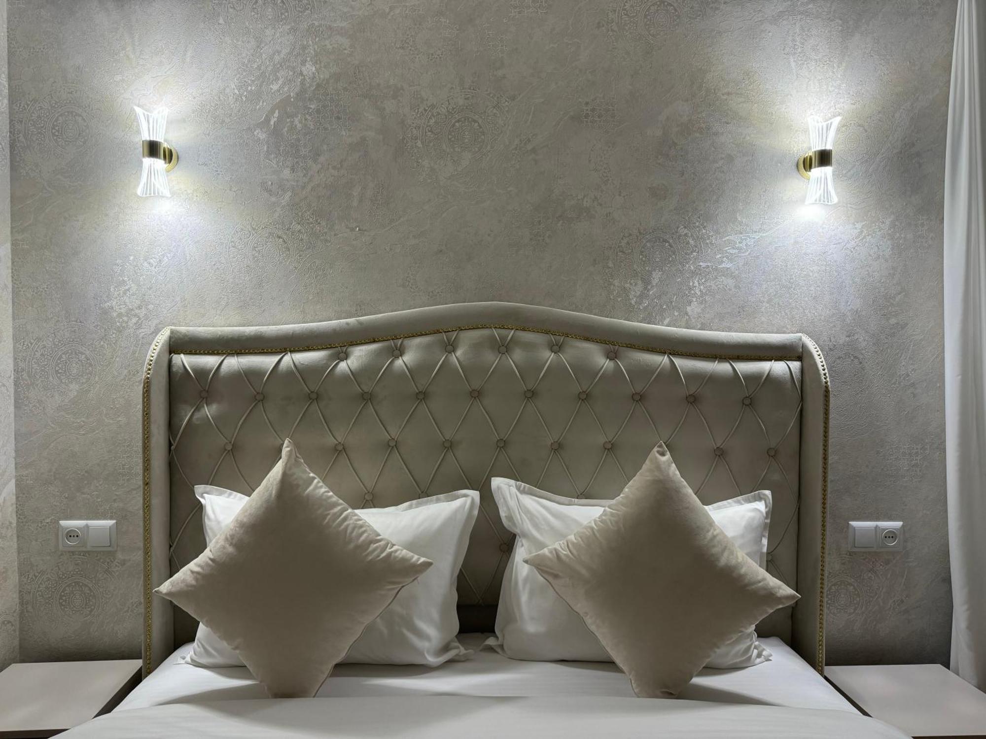 Royal Renaissance Hotel Yerevan Ngoại thất bức ảnh