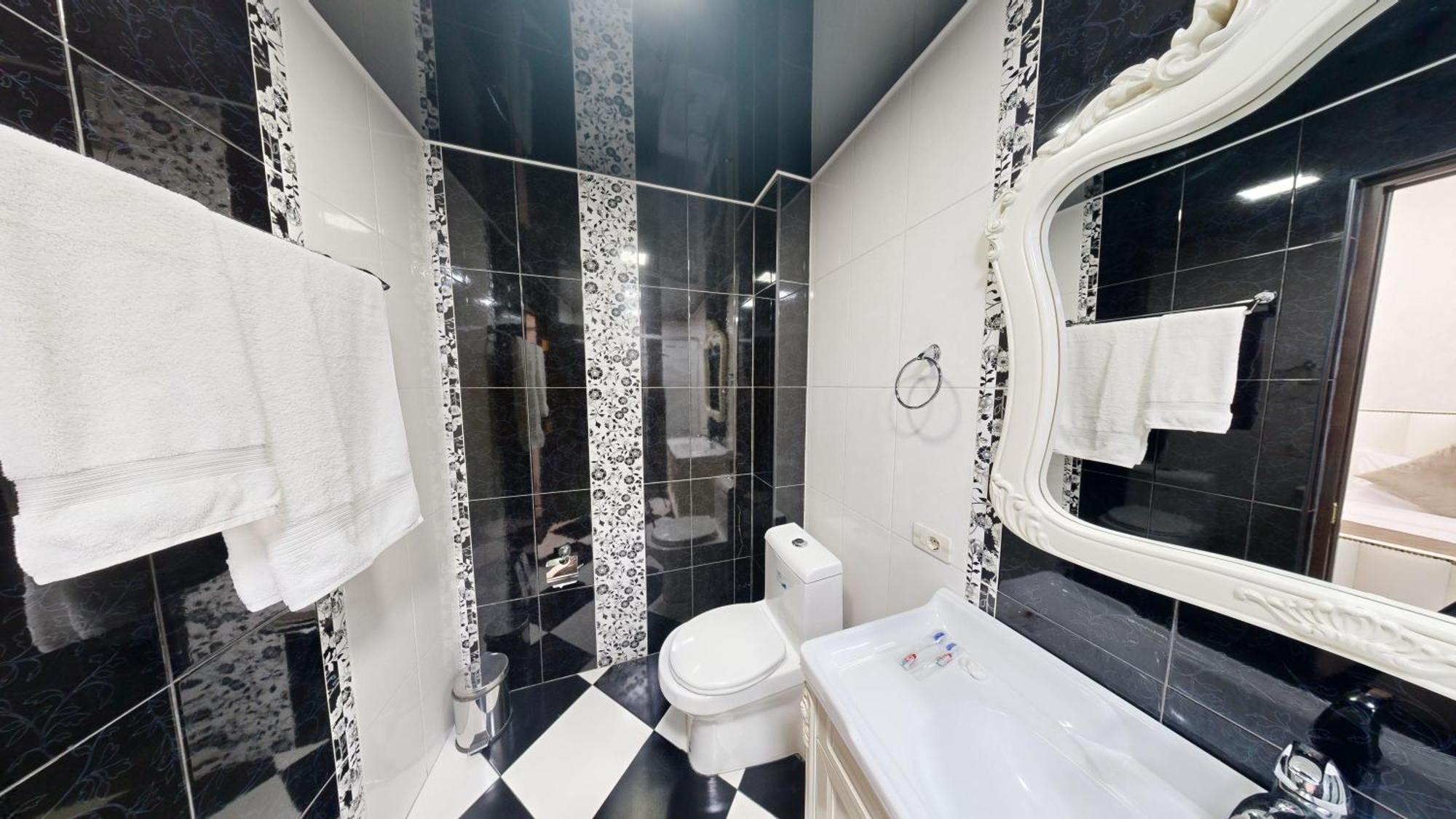 Royal Renaissance Hotel Yerevan Phòng bức ảnh