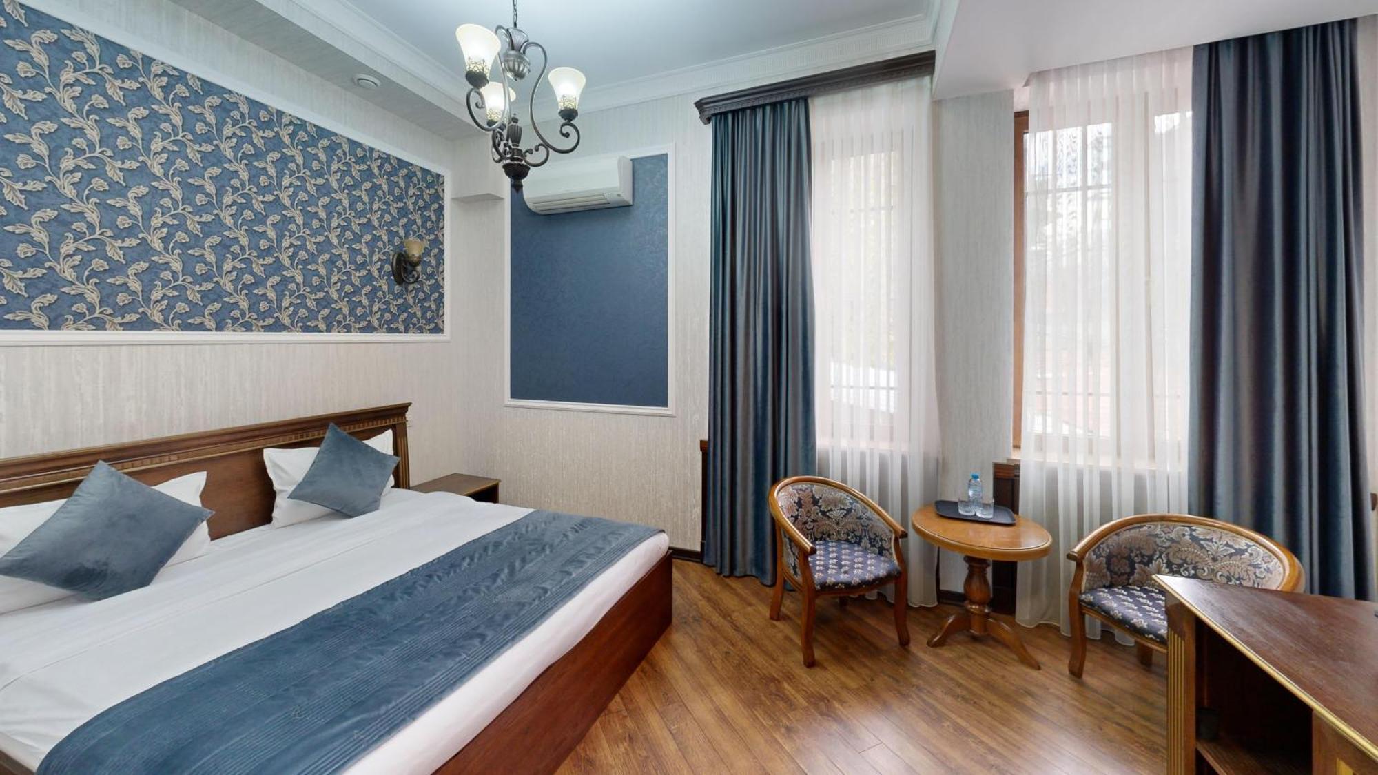 Royal Renaissance Hotel Yerevan Ngoại thất bức ảnh