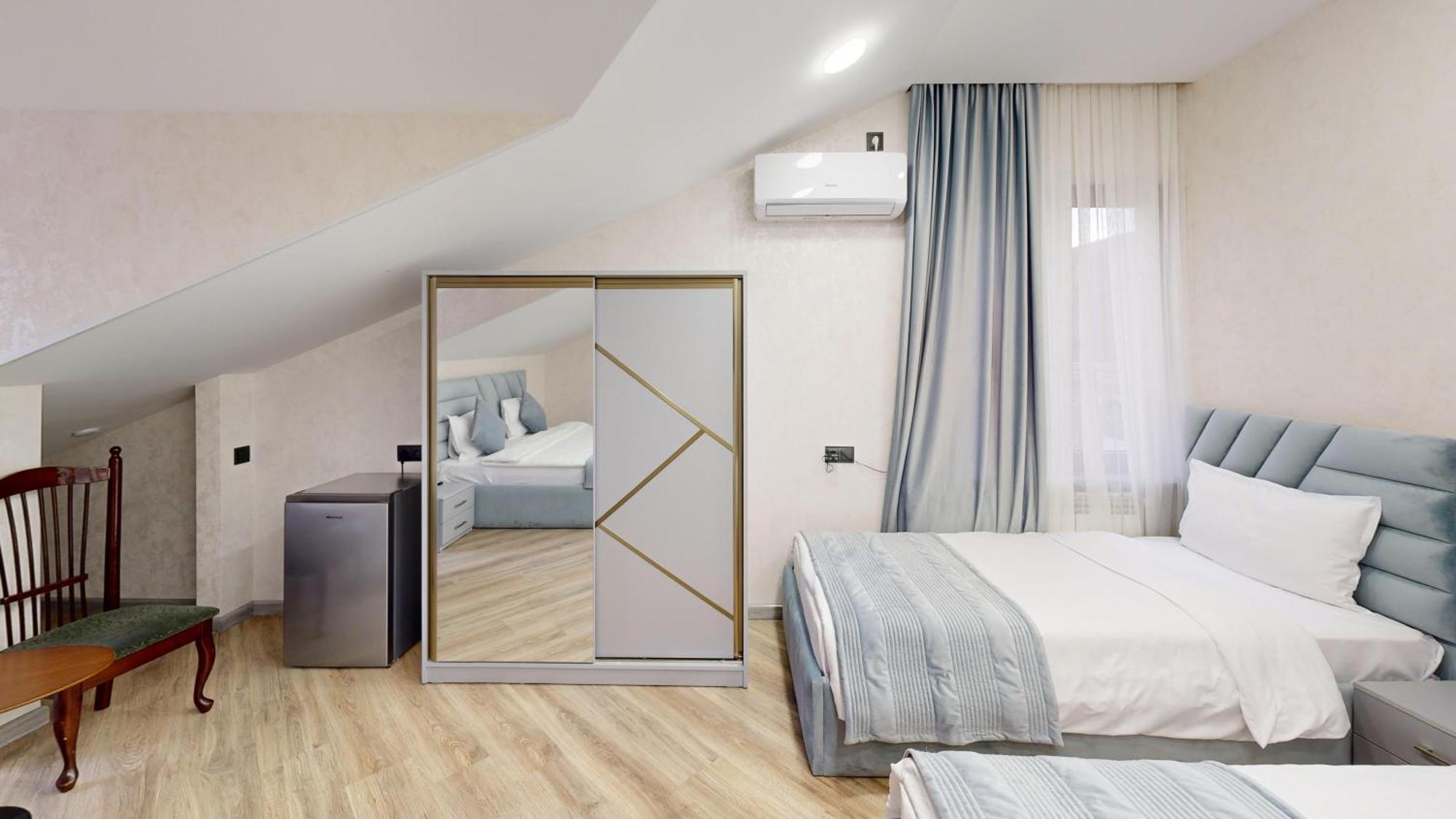 Royal Renaissance Hotel Yerevan Ngoại thất bức ảnh